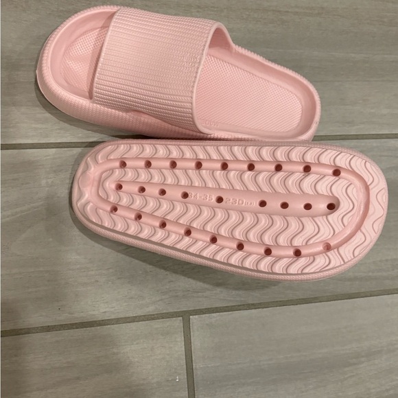 Cozy Pink Women's Slide Slippers - Picture 9 of 9